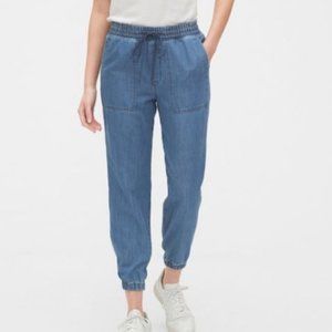 NWOT Gap Denim Joggers Size M